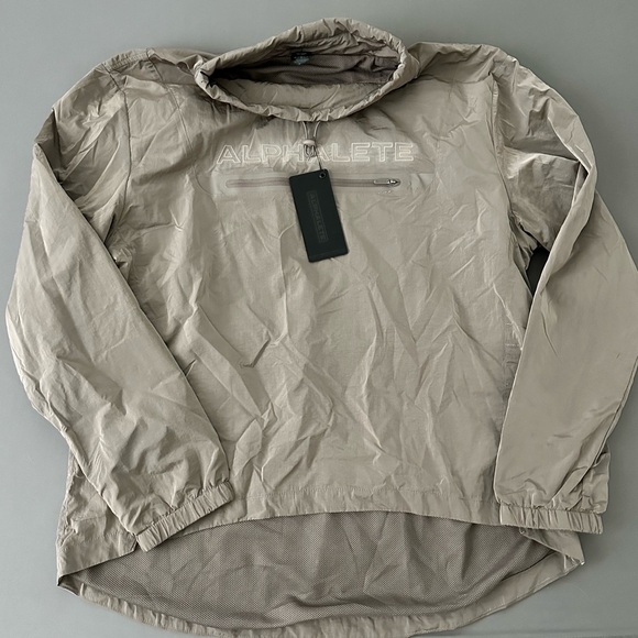 Alphalete Windbreaker - Picture 1 of 3